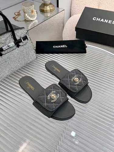 Chanel Pearl-Embellished CC Thong Sandals / Flip-Flops