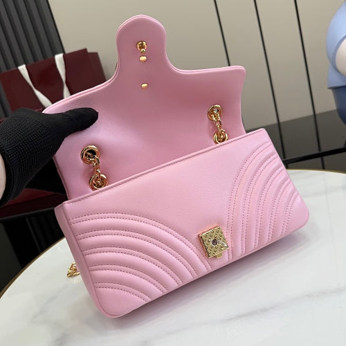 Gucci GG Marmont Small Shoulder Bag