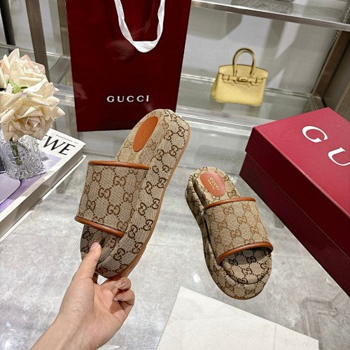 Gucci GG Supreme Canvas Flat Slide Sandals