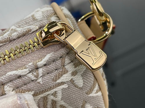 Louis Vuitton Speedy Bandoulière 20-style bag