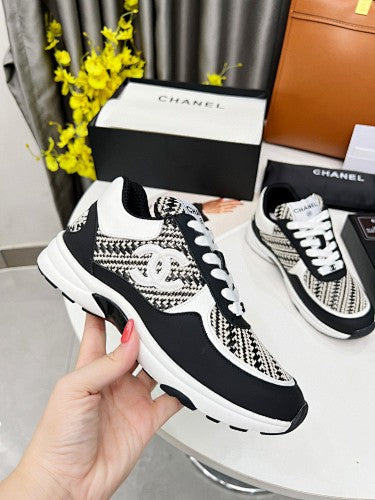 Chanel CC Logo Low-Top Sneakers