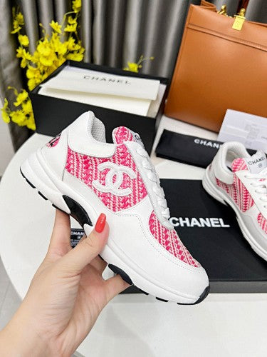 Chanel CC Logo Low-Top Sneakers