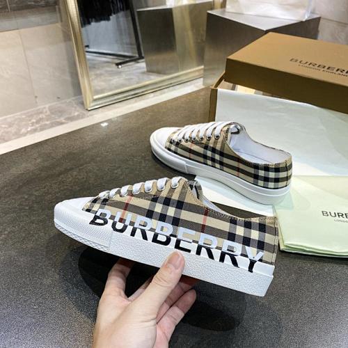 Burberry Vintage Check Logo Low-Top Sneakers