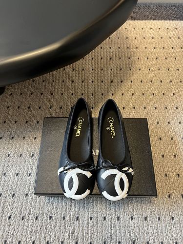 Chanel Oversized CC Logo Quilted Ballet Flats
