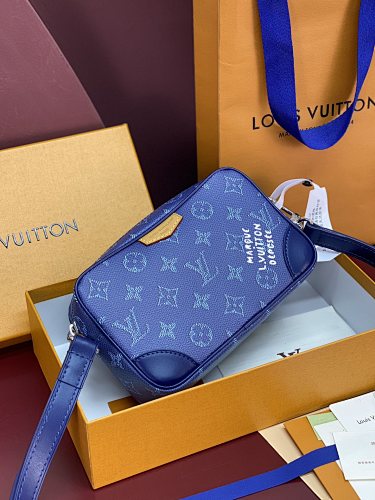Louis Vuitton Alpha Wearable Wallet