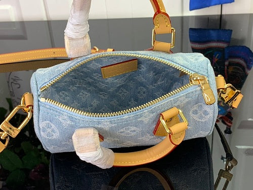 Louis Vuitton Speedy Bandoulière-style Mini Bag
