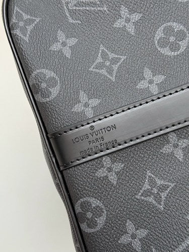 Louis Vuitton Keepall Bandoulière 55 Monogram Eclipse Canvas