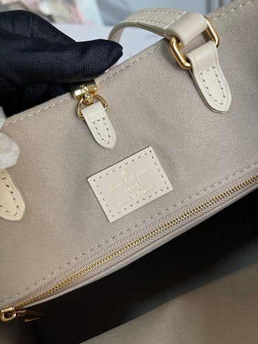Louis Vuitton OnTheGo MM-style tote