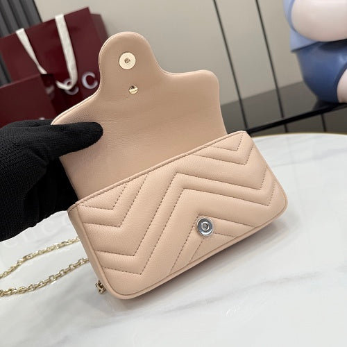 Gucci GG Marmont Super Mini Shoulder Bag