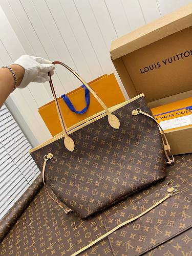 Louis Vuitton Neverfull MM Monogram Canvas
