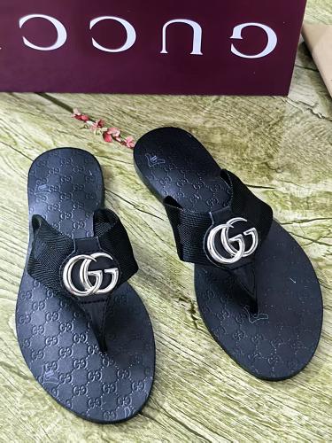 Gucci Interlocking GG thong sandals / flip-flops