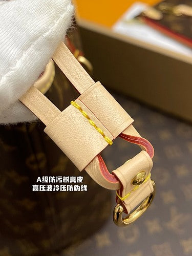 Louis Vuitton Neverfull MM Monogram Canvas
