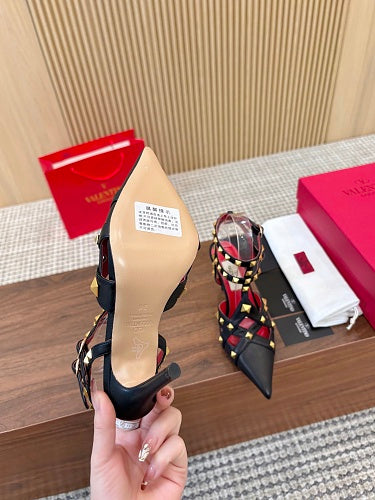 Valentino Garavani Rockstud Caged Pointed-Toe Pumps