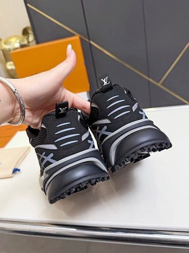 Louis Vuitton LV Runner Tatic Sneakers