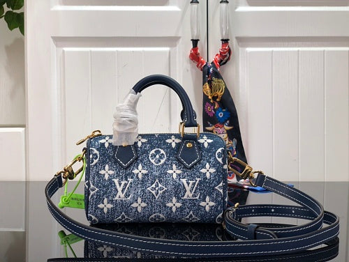 Louis Vuitton Speedy Bandoulière-style bag